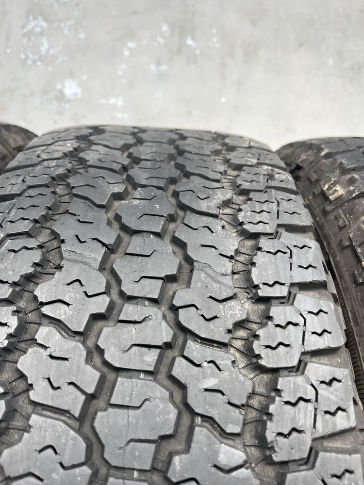 4 бр. всесезонни гуми 255/70/15C GoodYear WRL DOT 4820 6-6,5 mm