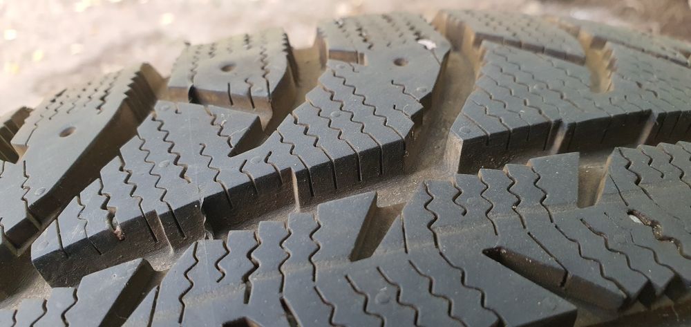 Комплект зимней резины Lassa Iceways 2. 215/50/17