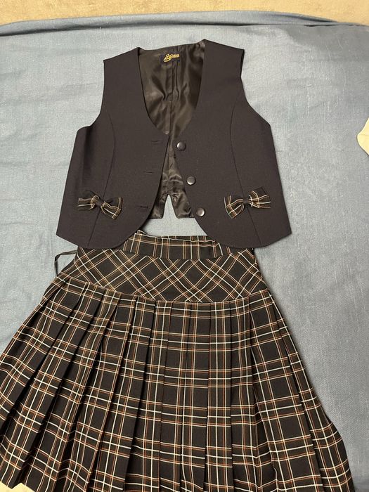 Продам платья , школьный костюм