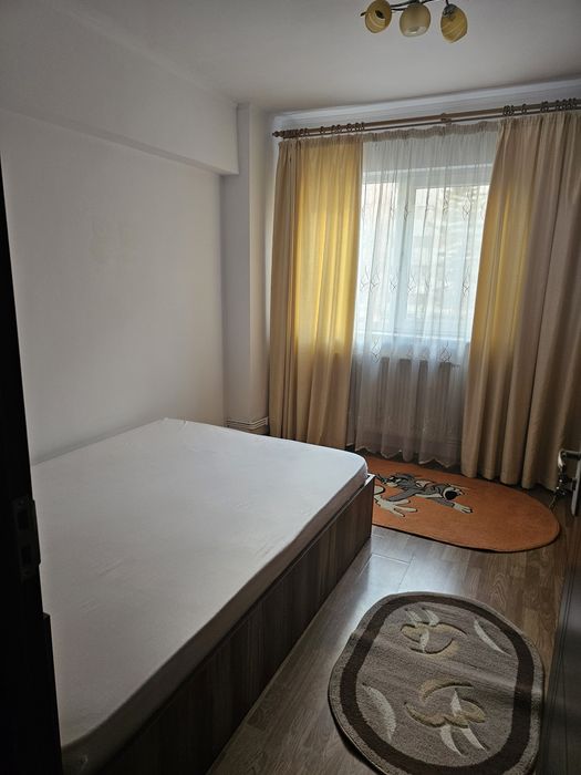 Inchiriez apartament 3 camere