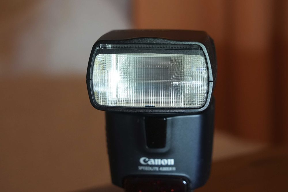Vand blitz flash Canon EX430 II in stare foarte buna