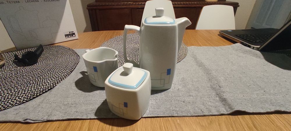 Set Ceainic zaharniță și recipient lapte