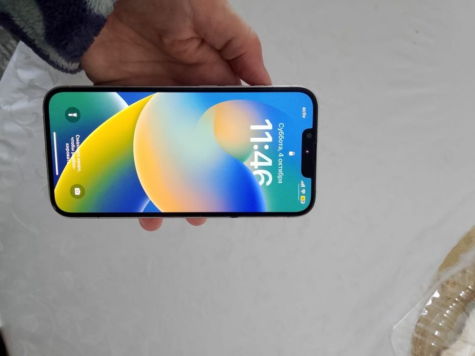 Iphone 13 белый отличное состояние