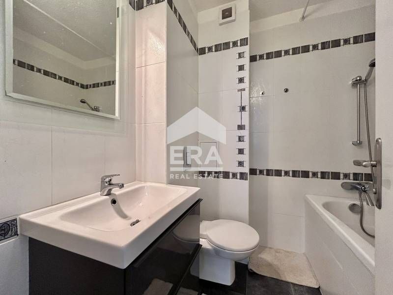 Дава се под наем Тристаен апартамент в София, Стрелбище - 106 кв.м за 900 € - Снимка #9