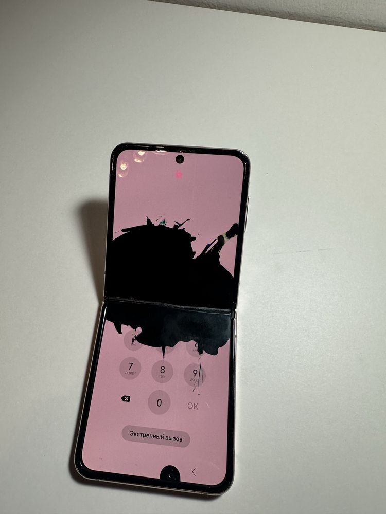 На запчасти Смартфон Samsung Z Flip4