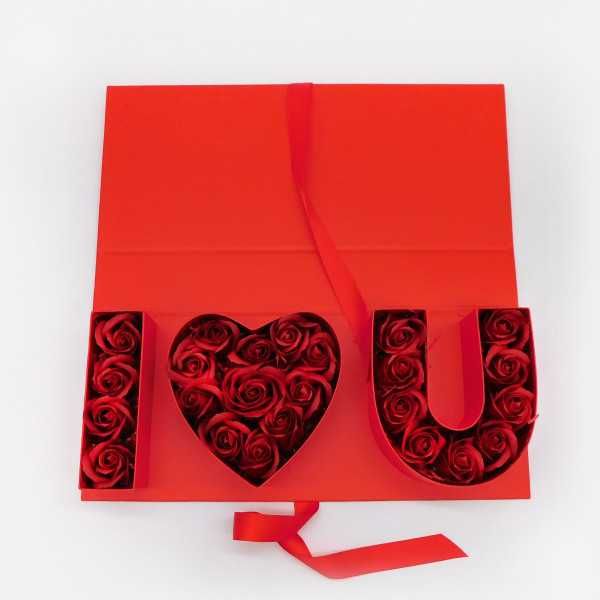 Кутия с рози " I love you"