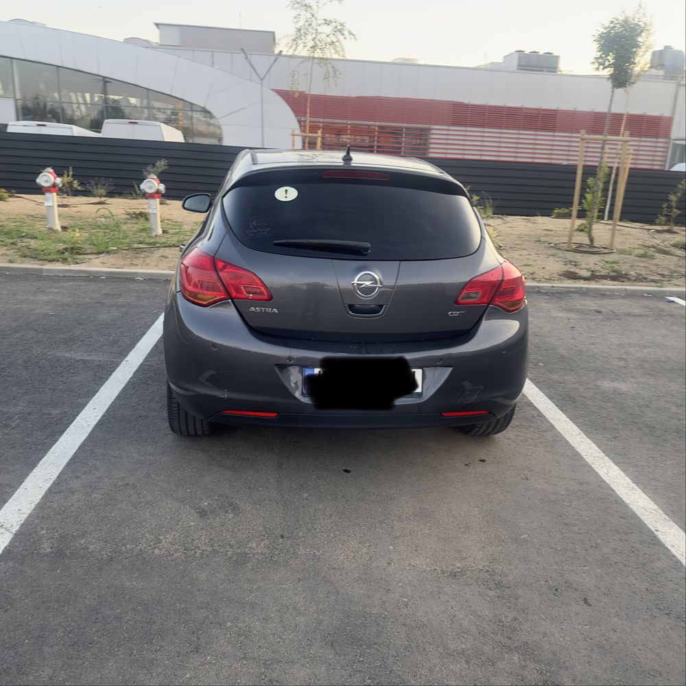 Opel Astra J 1.6 diesel • 2011• 253.000 km • Manual