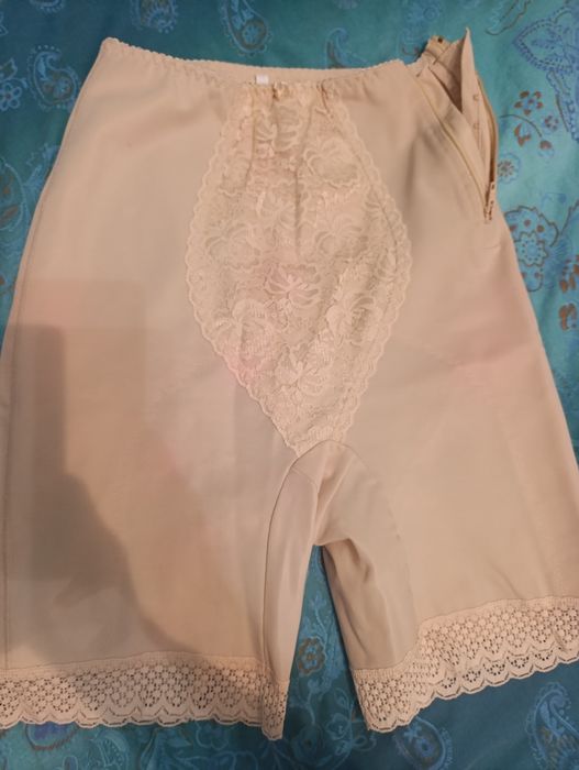 Стягащ клин за след раждане