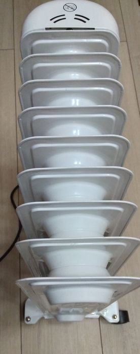Calorifer electric 2000W, 9 elementi,3 trepte,Termostat reglabil,Nou!