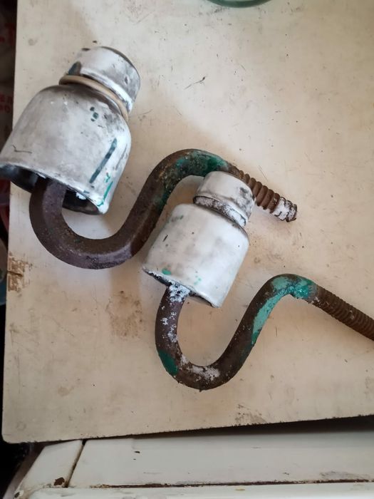 Продам фарфорный изолятор