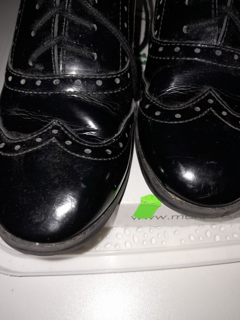 Pantofi 33 piele  lacuita M&S school