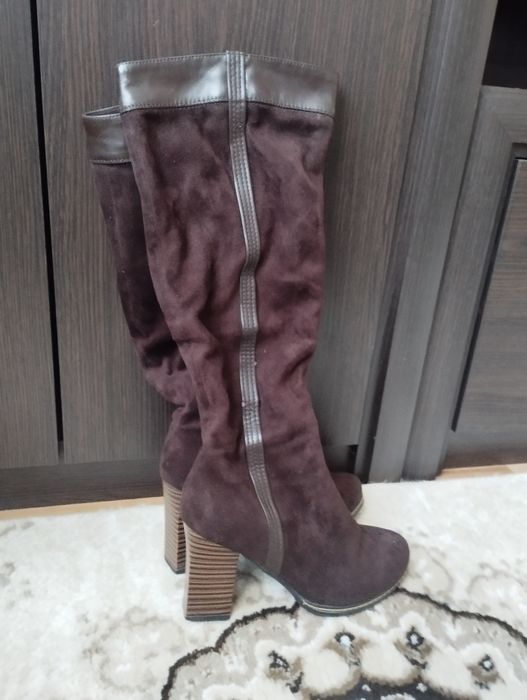 Продам сапоги женские.