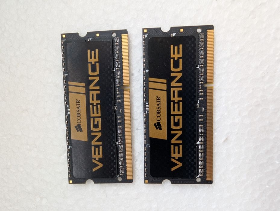 Memorie laptop Corsair 16GB DDR3 1600MHz CL10 Kit