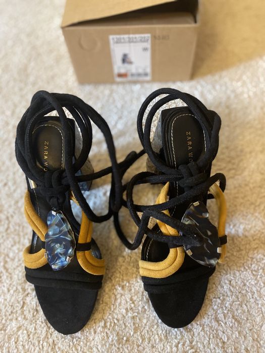 Sandale din piele intoarsa Zara