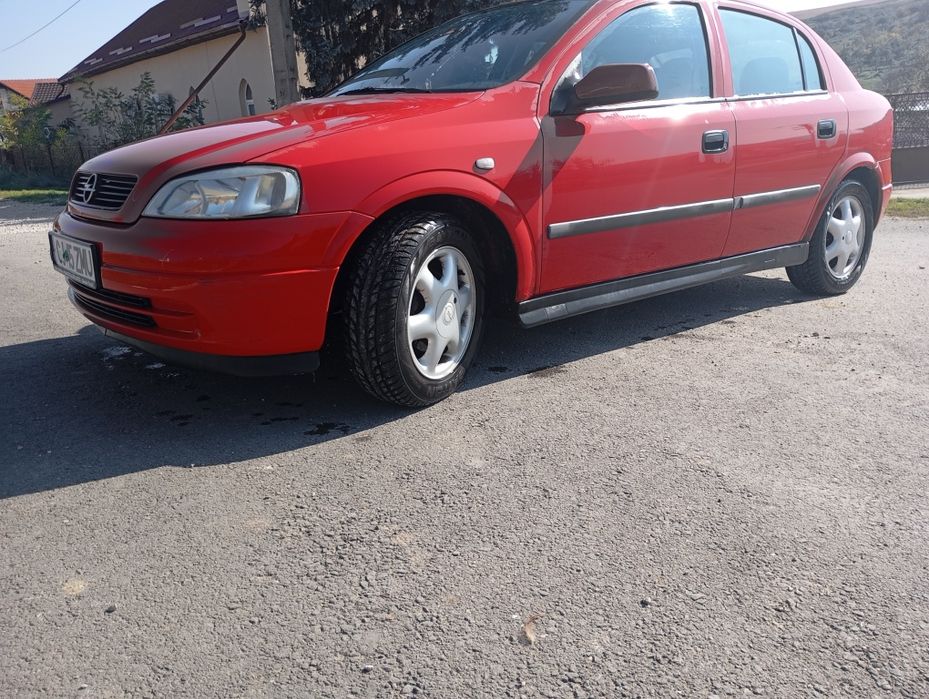 Vând urgent Opel Astra benzină 1.2 1900 RON fix