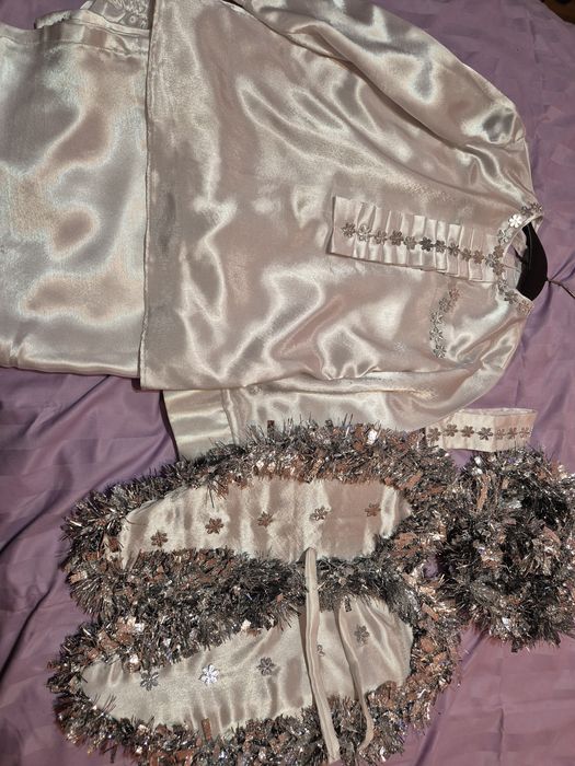 Vand costum ingeras baiat gradinita facut la comanda.