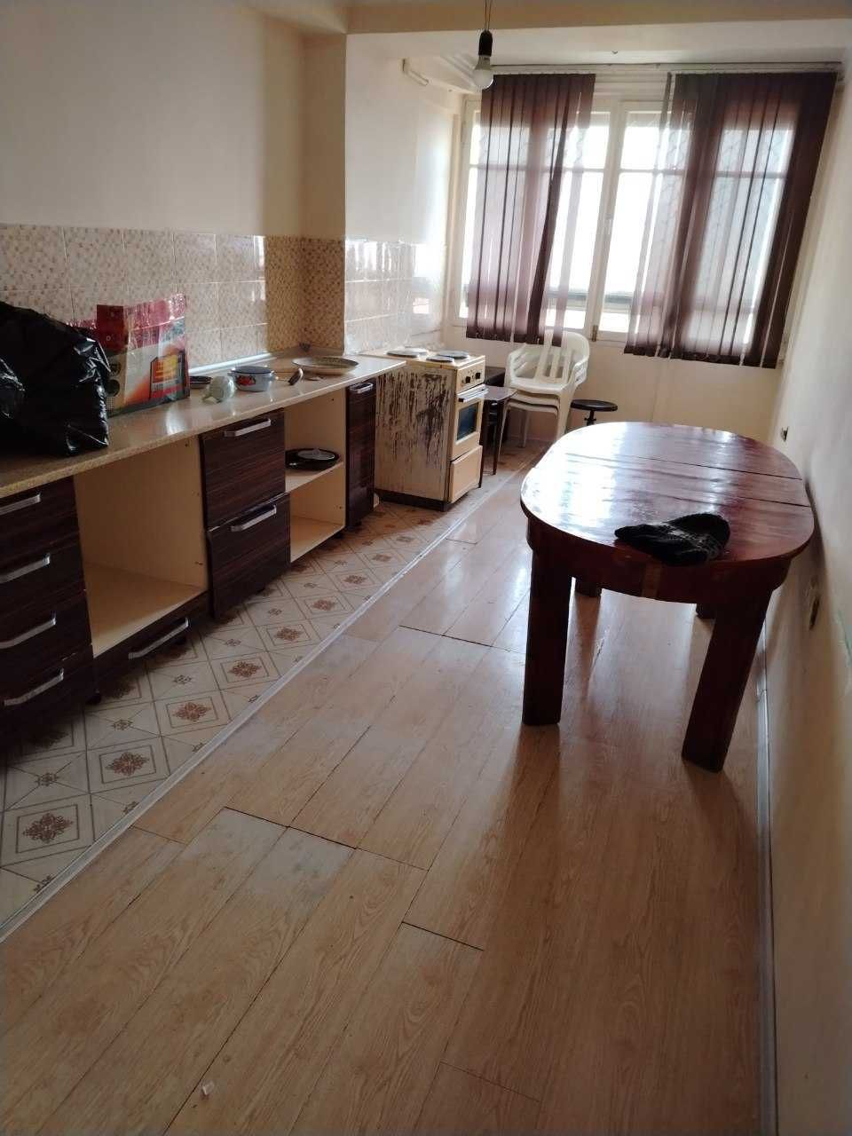 Сдается 4 ком квартира на Хамид Олимджане 16 этажки (Дархан, центр)
