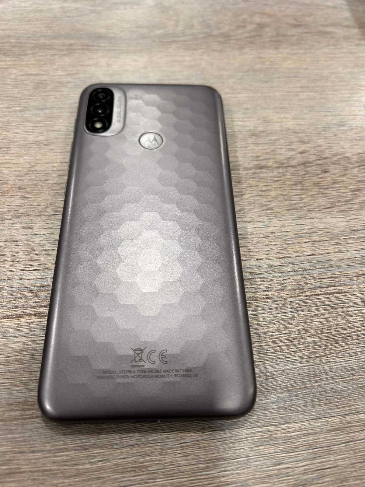 Продавам Motorola Moto E20