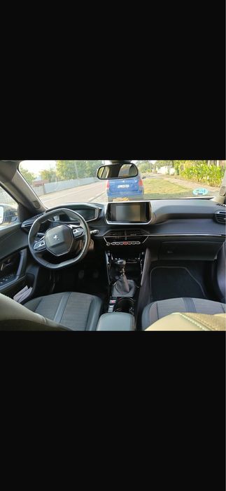 Vand Peugeot 2008 din 2023 stare impecabila