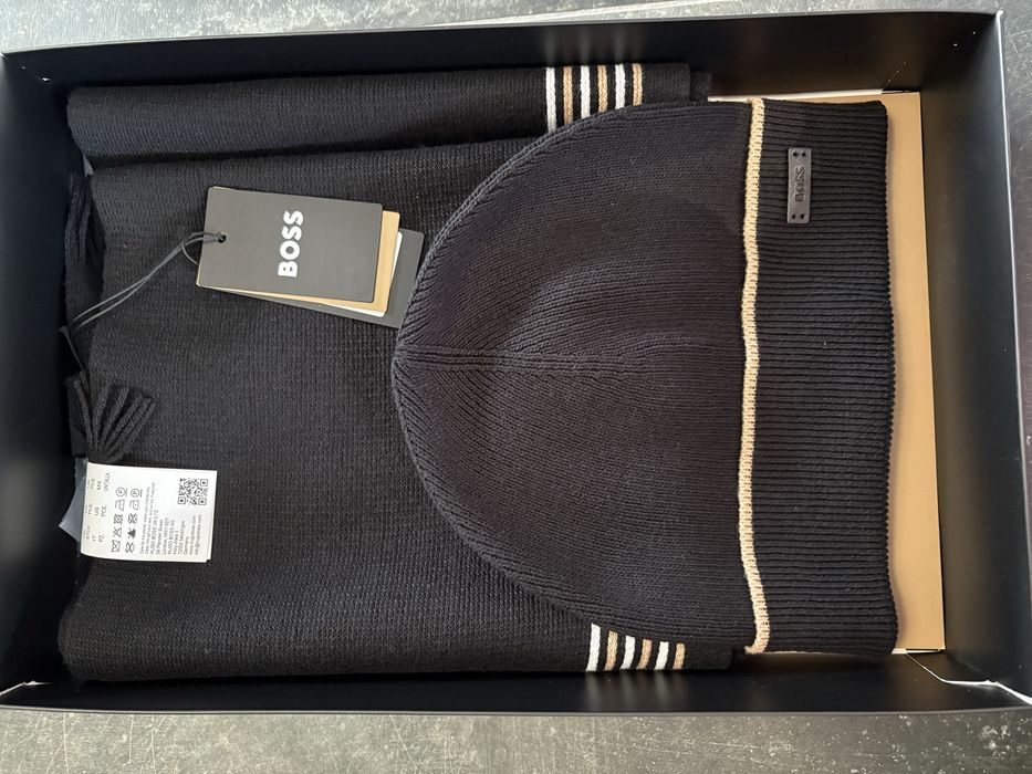 Мъжки коплект шапка и шал Hugo Boss