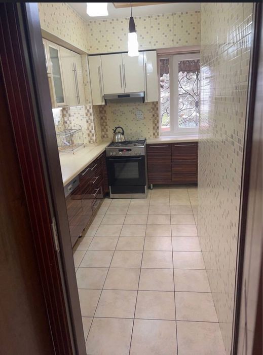 Ц4 4в3/2/9 91м2 , продается квартира в центре , 5 школа , алайский