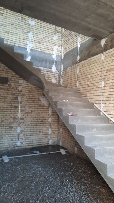 Uchastka 2 etaj Buxoro shahar markazida