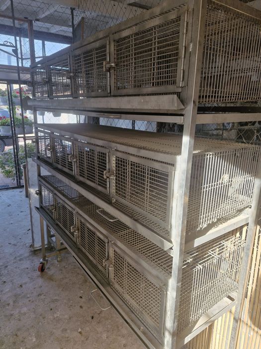 Vând cușcă/baterie din inox pentru prepelițe.