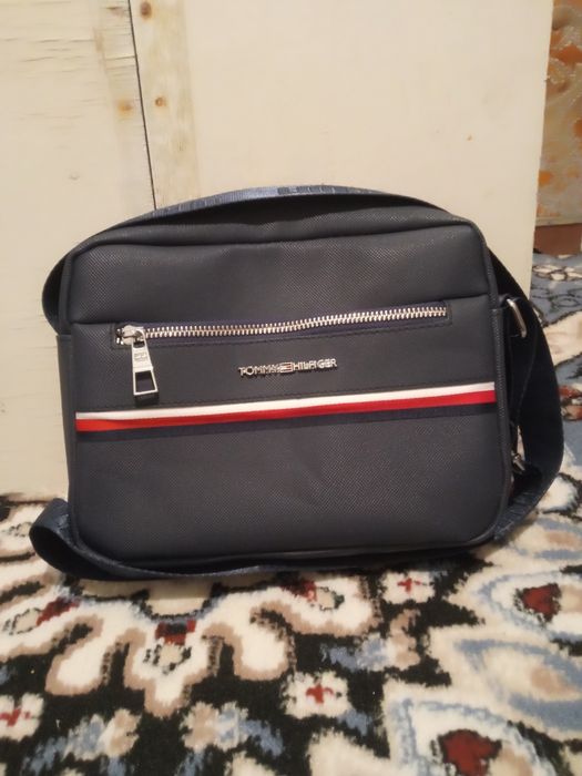 Сумка " TOMMY" отличном состоянии