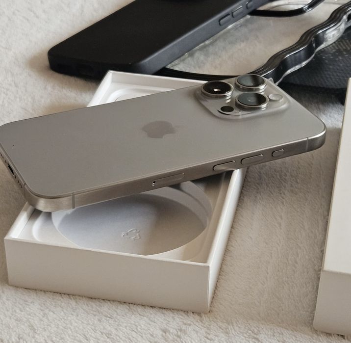 iPhone 15 PRO, 256 Gb, baterie 89%, Full Box, stare CA NOU