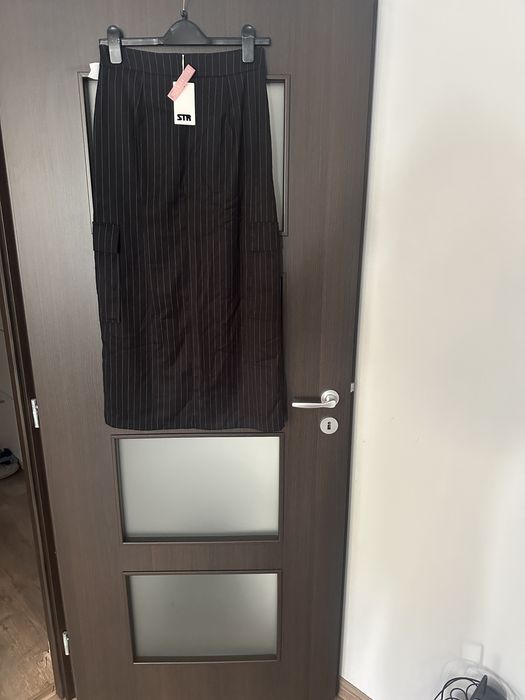 Fusta Stradivarius mărimea 34, noua cu eticheta