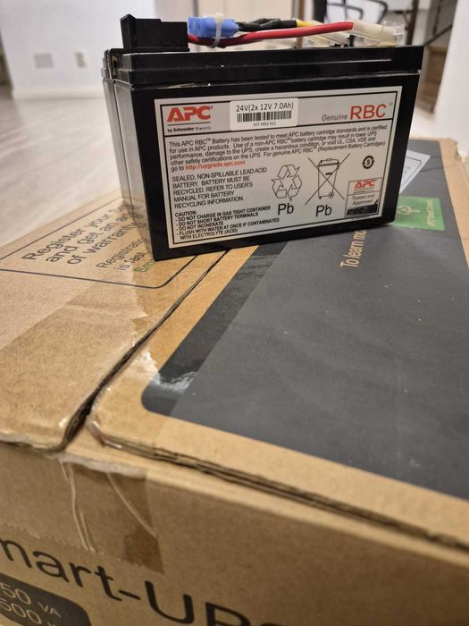 UPS APC 750 Smart LCD
