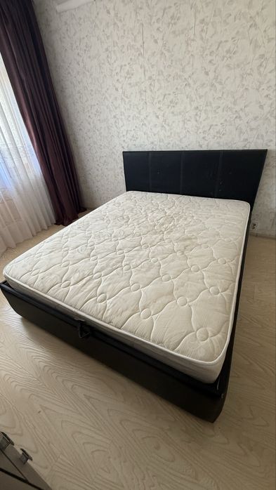 Кровать двухспальная 180х200