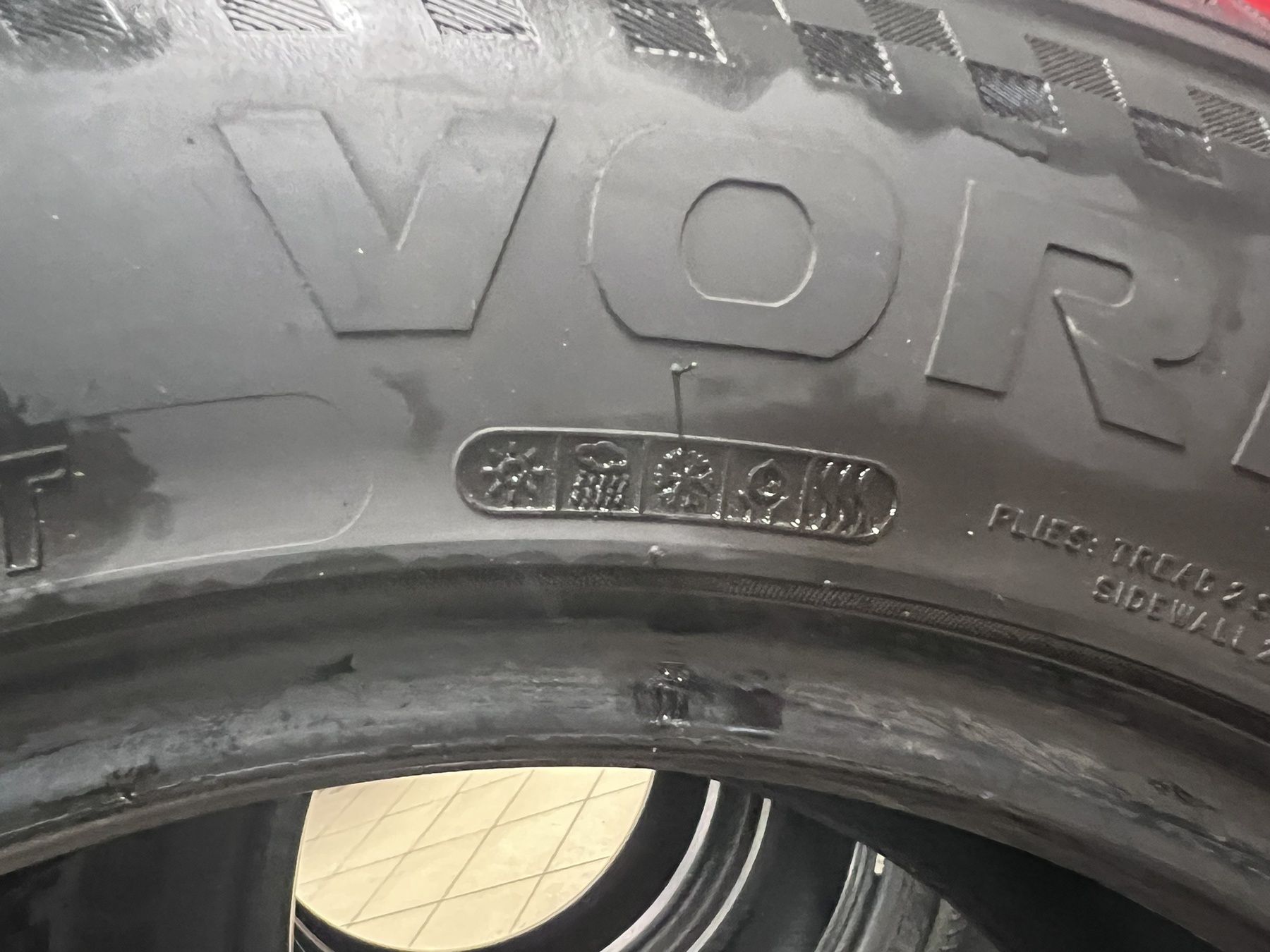 Всесезонни гуми 225/65 R17 Blacklion