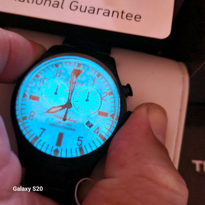 Часовник тимекс нов