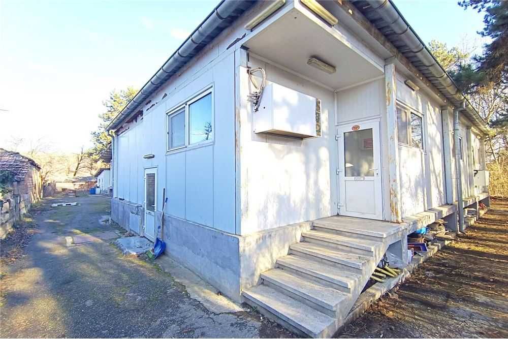 Продава се Промишлена сграда в Русе, Промишлена зона - Запад - 2245 кв.м за 153 €/кв.м - Снимка #1