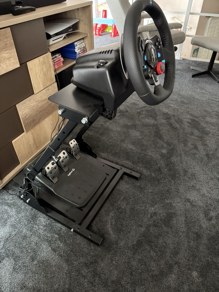 Гейминг волан Logitech G29 с педали и стойка в гаранция