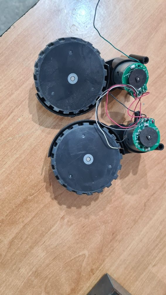 Roti iRobot roomba 980 roata cu motor pt aspirator