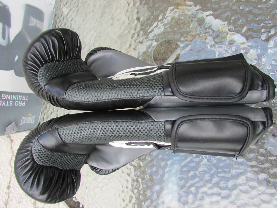 Боксови ръкавици Everlast Pro Style Elite