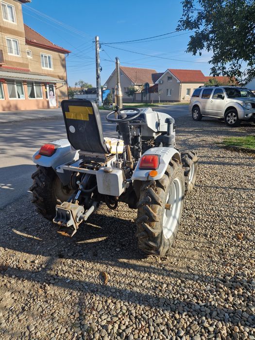 Vând tractoras de 24 de cai