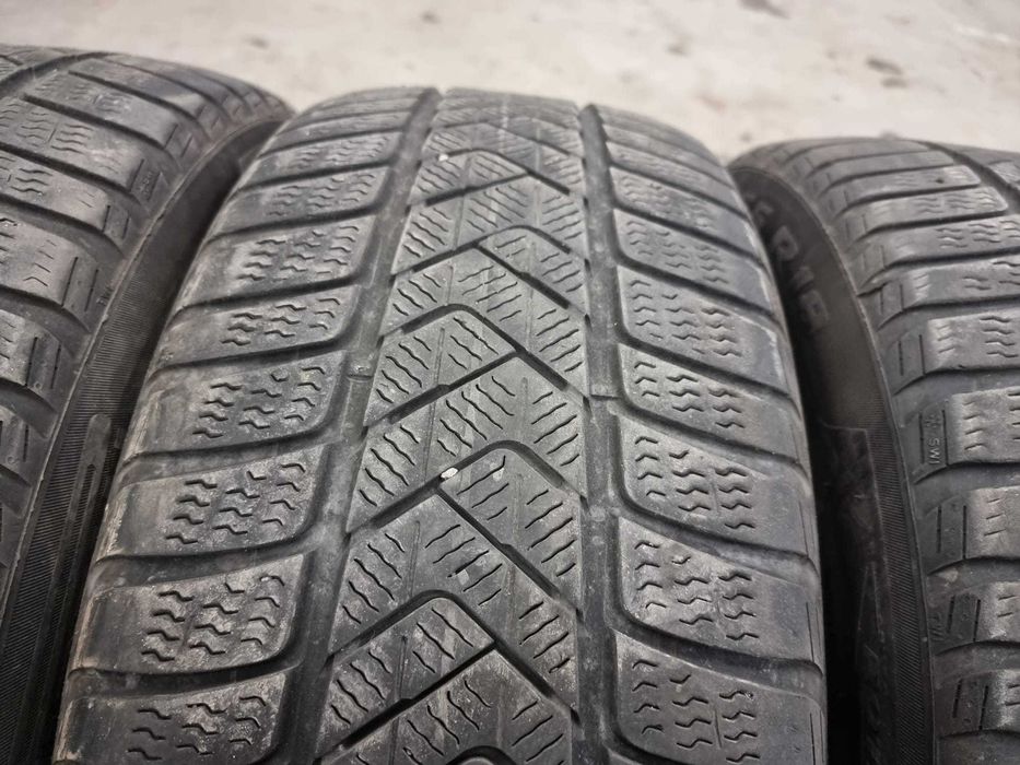 4 Anvelope IARNA 225.55.18 'Pirelli' [dot2021] ; stare buna