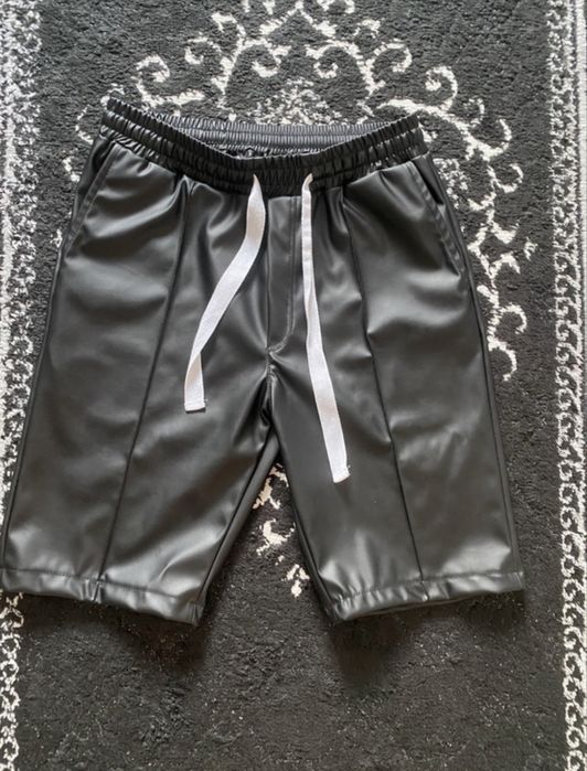 Vand pantaloni piele