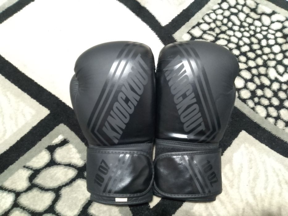 Mănuși knockout 10oz noi nouțe