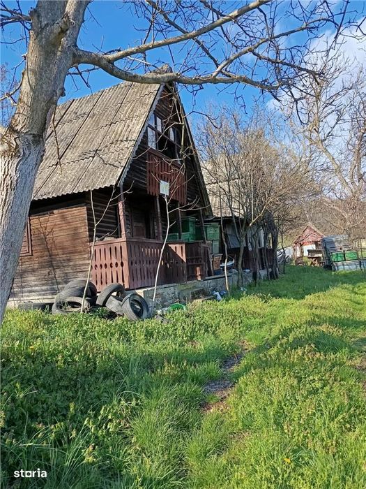 Reco Teren Generos Cu Cabana