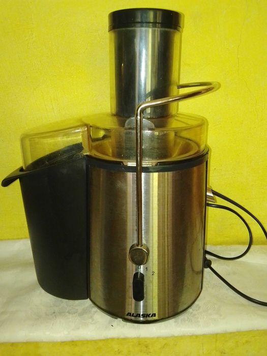 Електрическа  сокоизстисквачка за зеленчуци и плодове  - Аляска , 700W
