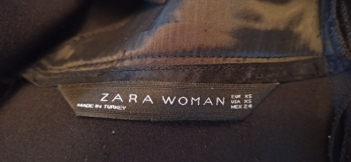 Черна рокля Zara