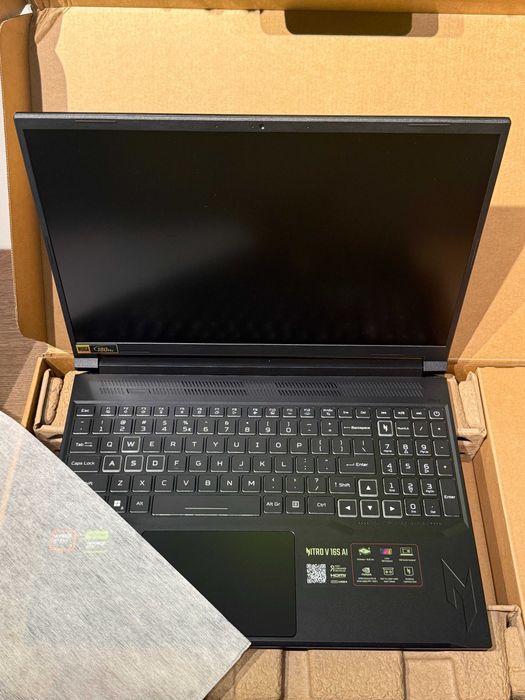 Laptop Acer Nitro V 16S AMD Ryzen 7 260 16" 16GB RTX 5060 8GB 1TB SSD