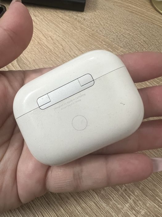 Продам кейс от наушников apple