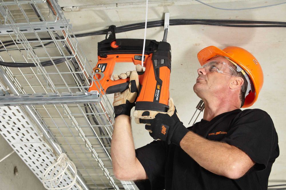 Spit pulsa 800  пистолет такер бетон метал