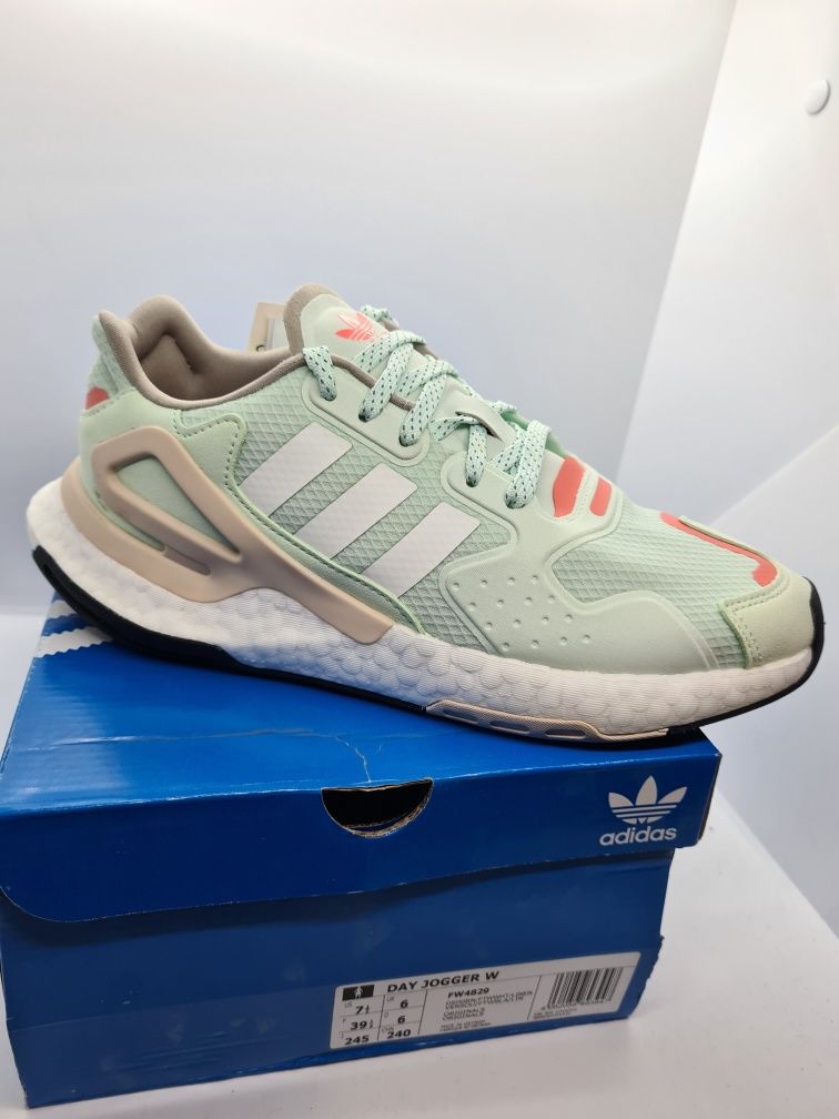 Adidas Day Jogger Boost FW4829 nr. 36,36 2/3,37 1/3