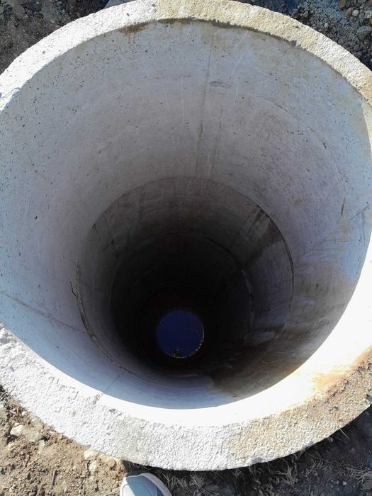 Fac fântâni,curat fantani, adâncesc fantani